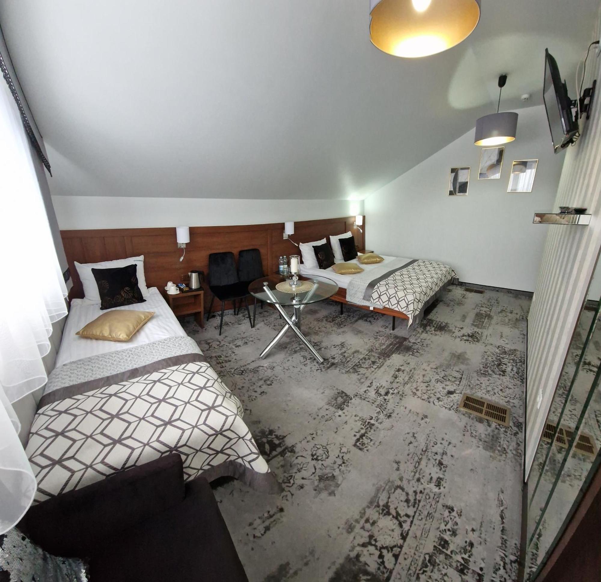 Hotel Cynamon à Nowy Sącz Extérieur photo