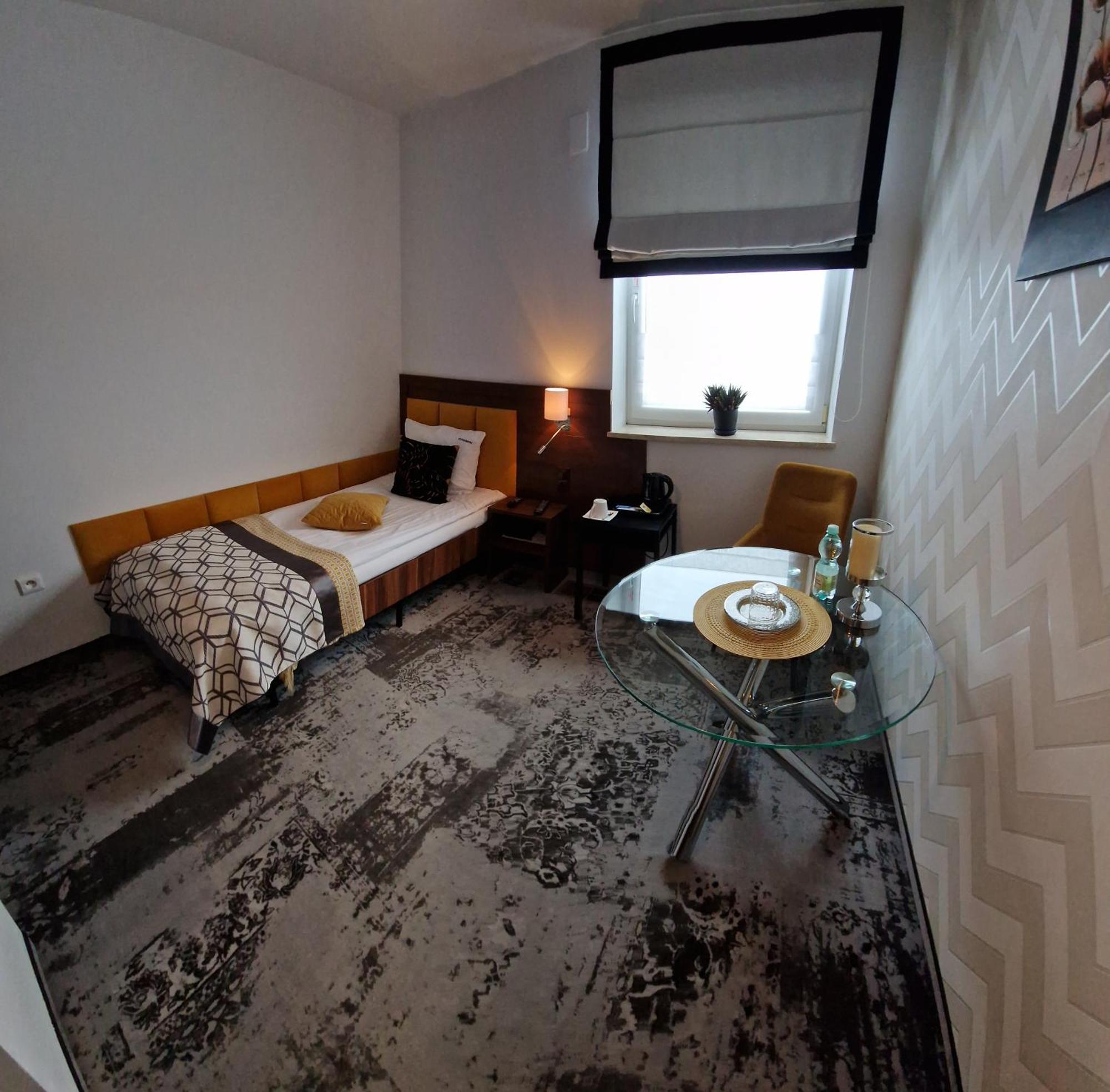 Hotel Cynamon à Nowy Sącz Extérieur photo